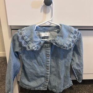 Adorable Zara ruffled collar top for toddler girl